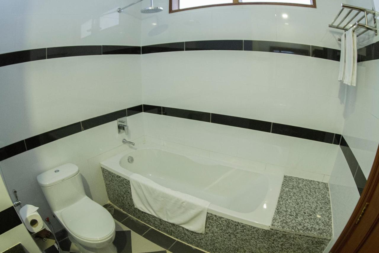 Kampong Thom Palace Hotel Zewnętrze zdjęcie