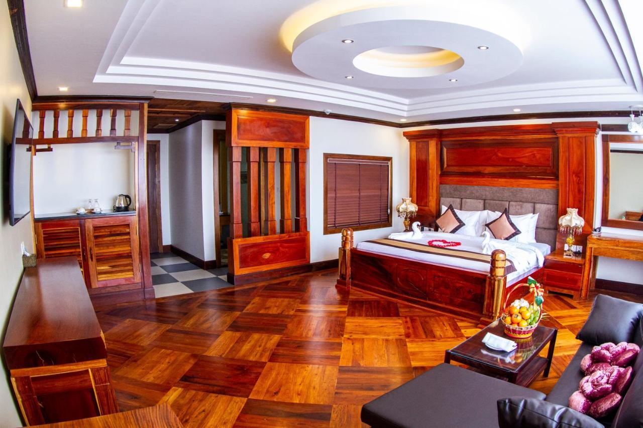Kampong Thom Palace Hotel Zewnętrze zdjęcie